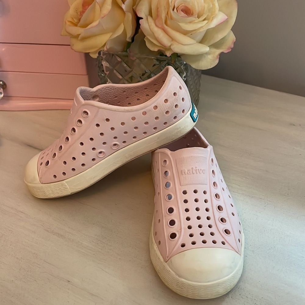 Girls NATIVE Shoes Size: 9